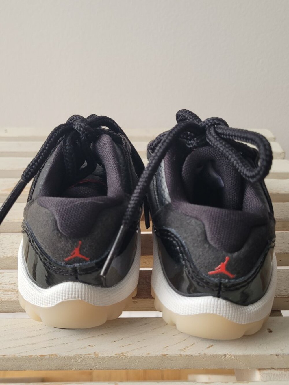 LIKE NEW!!! Nike Air Jordan 11 Retro Low Sneakers Baby/Toddler-Size 4C - Picture 4 of 8